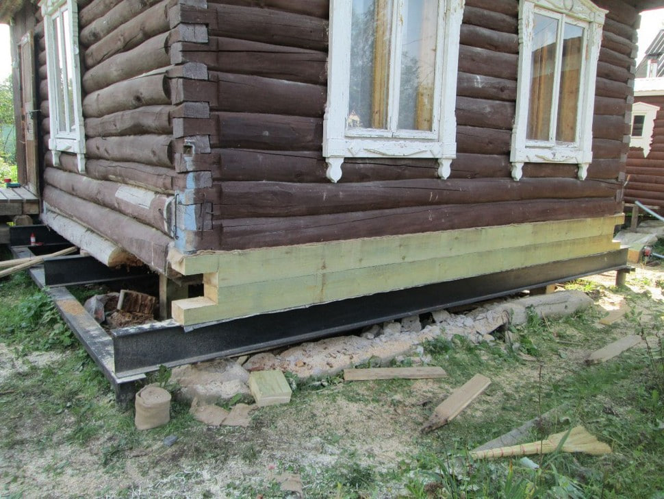 Подъем дома из бревна